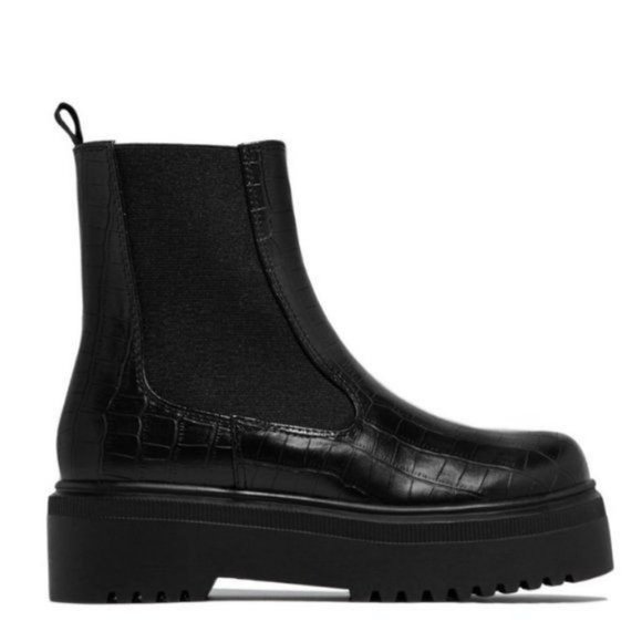 Black Embossed Croc Pull On Chelsea Lug Sole Boots - Picture 3 of 5